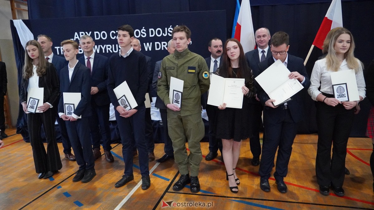 Stypendia Prezesa Rady Ministrów - uroczyste rozdanie w Zespole Szkół Powiatowych w Myszyńcu [09.12.2022] - zdjęcie #16 - eOstroleka.pl
