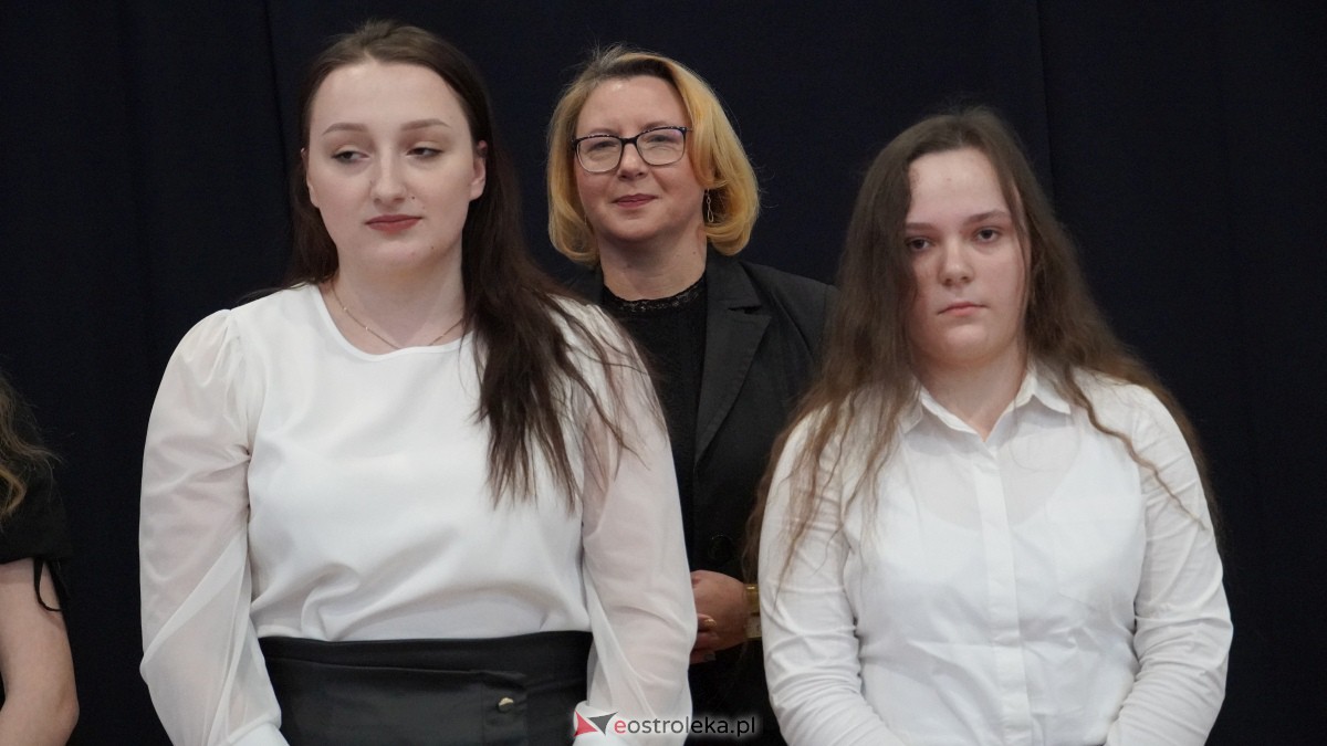 Stypendia Prezesa Rady Ministrów - uroczyste rozdanie w Zespole Szkół Powiatowych w Myszyńcu [09.12.2022] - zdjęcie #6 - eOstroleka.pl