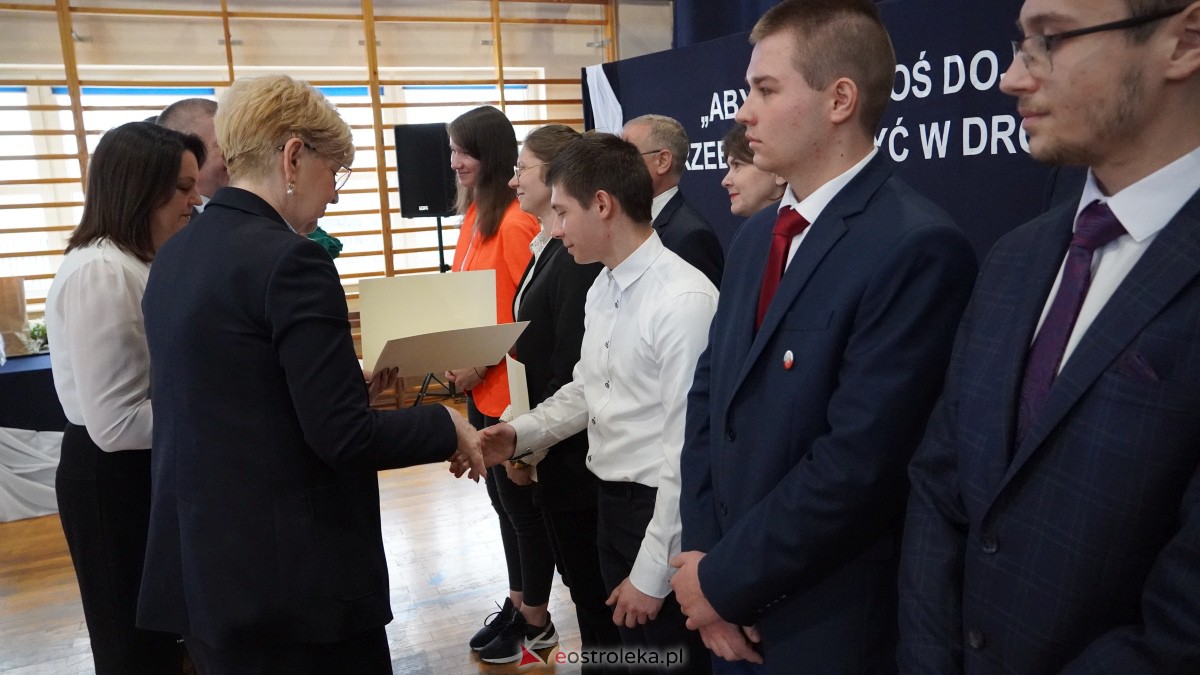 Stypendia Prezesa Rady Ministrów - uroczyste rozdanie w Zespole Szkół Powiatowych w Myszyńcu [09.12.2022] - zdjęcie #201 - eOstroleka.pl