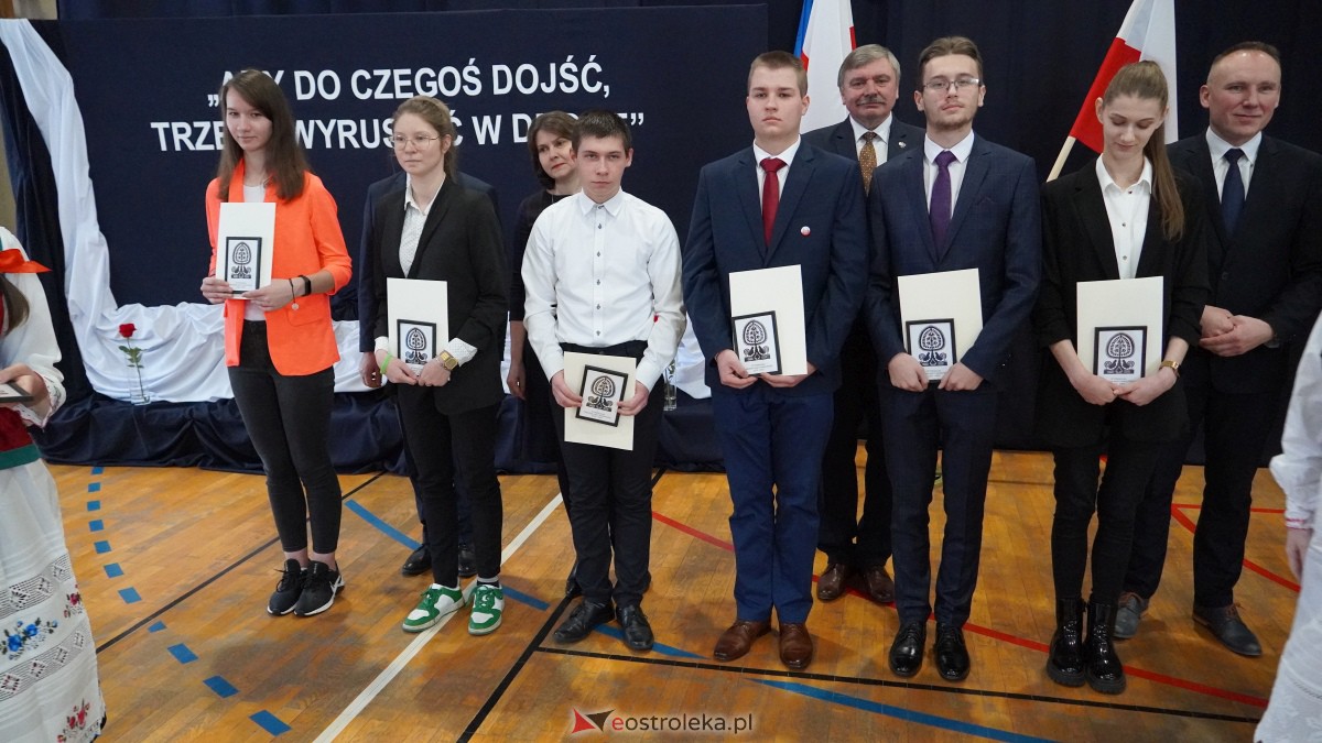 Stypendia Prezesa Rady Ministrów - uroczyste rozdanie w Zespole Szkół Powiatowych w Myszyńcu [09.12.2022] - zdjęcie #171 - eOstroleka.pl