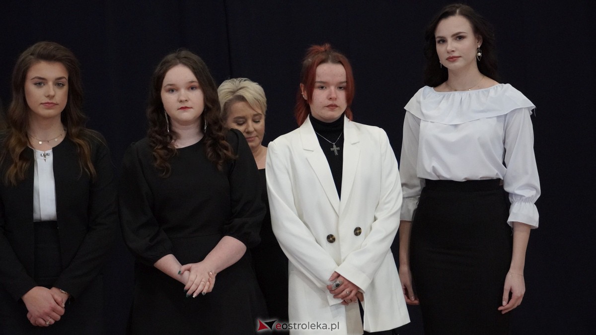 Stypendia Prezesa Rady Ministrów - uroczyste rozdanie w Zespole Szkół Powiatowych w Myszyńcu [09.12.2022] - zdjęcie #143 - eOstroleka.pl