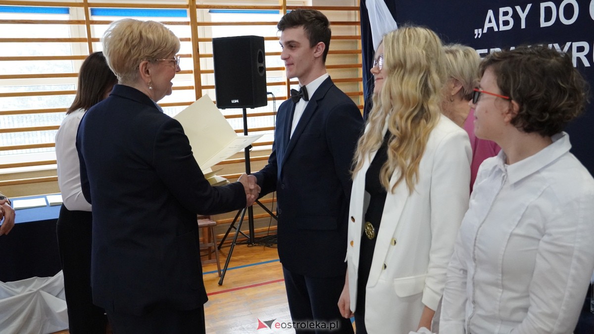 Stypendia Prezesa Rady Ministrów - uroczyste rozdanie w Zespole Szkół Powiatowych w Myszyńcu [09.12.2022] - zdjęcie #128 - eOstroleka.pl