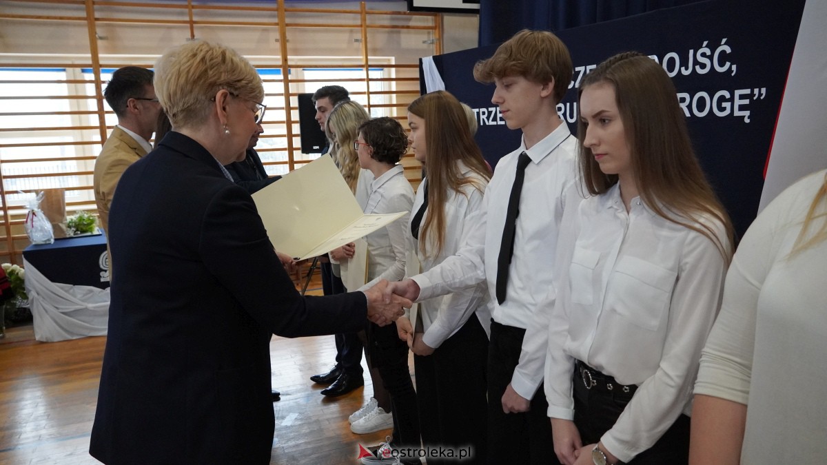 Stypendia Prezesa Rady Ministrów - uroczyste rozdanie w Zespole Szkół Powiatowych w Myszyńcu [09.12.2022] - zdjęcie #107 - eOstroleka.pl