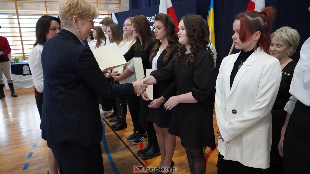 Stypendia Prezesa Rady Ministrów - uroczyste rozdanie w Zespole Szkół Powiatowych w Myszyńcu [09.12.2022] - zdjęcie #77 - eOstroleka.pl
