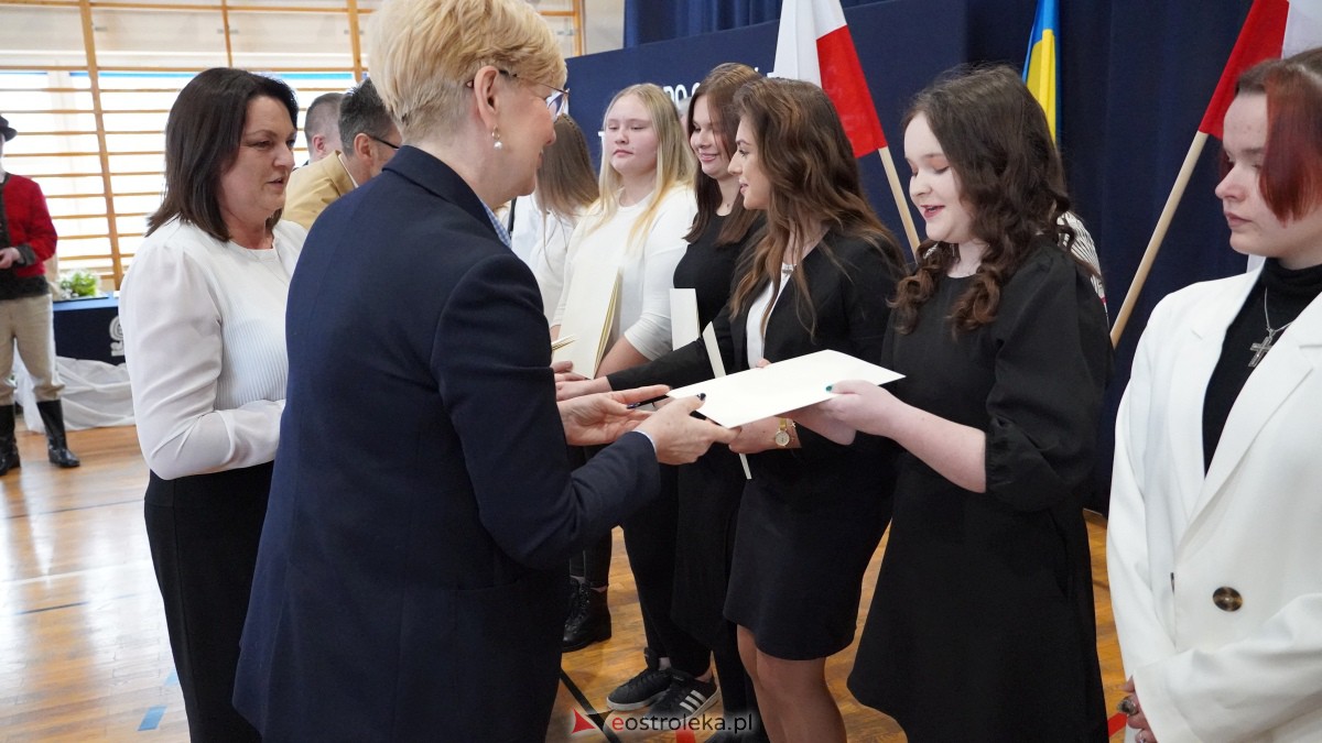 Stypendia Prezesa Rady Ministrów - uroczyste rozdanie w Zespole Szkół Powiatowych w Myszyńcu [09.12.2022] - zdjęcie #73 - eOstroleka.pl