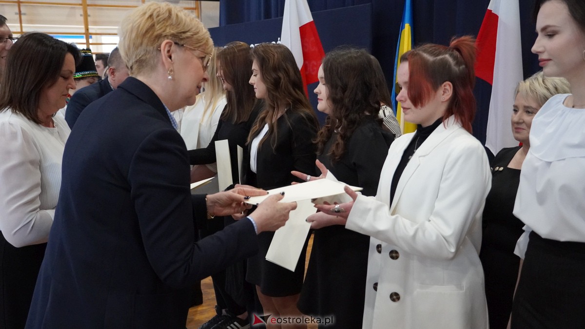 Stypendia Prezesa Rady Ministrów - uroczyste rozdanie w Zespole Szkół Powiatowych w Myszyńcu [09.12.2022] - zdjęcie #71 - eOstroleka.pl