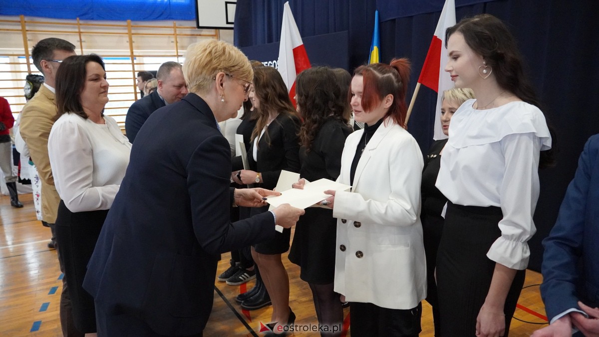 Stypendia Prezesa Rady Ministrów - uroczyste rozdanie w Zespole Szkół Powiatowych w Myszyńcu [09.12.2022] - zdjęcie #69 - eOstroleka.pl