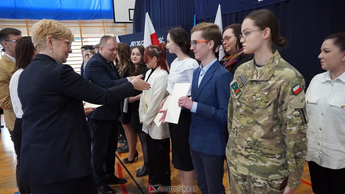 Stypendia Prezesa Rady Ministrów - uroczyste rozdanie w Zespole Szkół Powiatowych w Myszyńcu [09.12.2022] - zdjęcie #61 - eOstroleka.pl