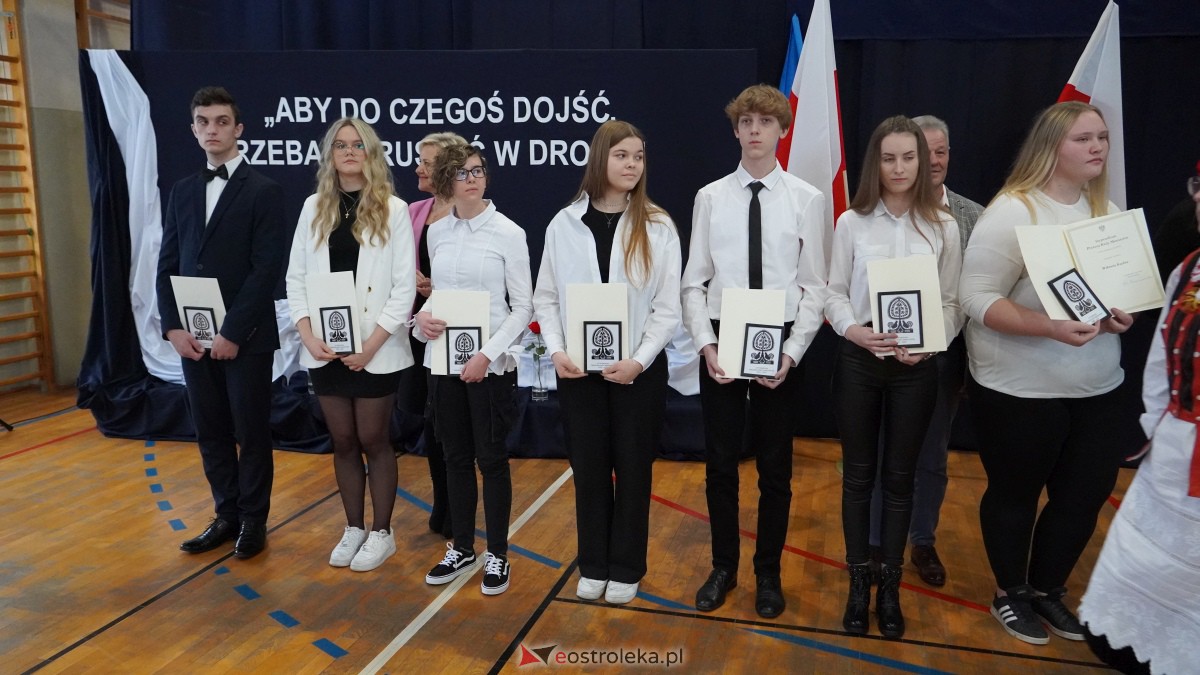 Stypendia Prezesa Rady Ministrów - uroczyste rozdanie w Zespole Szkół Powiatowych w Myszyńcu [09.12.2022] - zdjęcie #47 - eOstroleka.pl