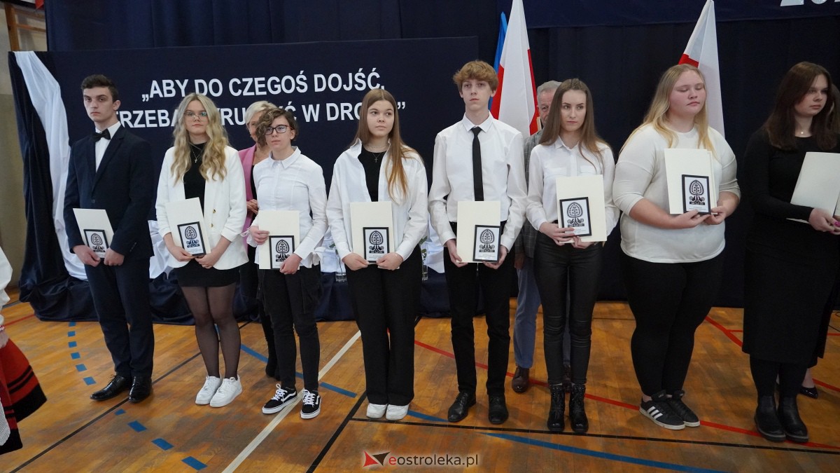 Stypendia Prezesa Rady Ministrów - uroczyste rozdanie w Zespole Szkół Powiatowych w Myszyńcu [09.12.2022] - zdjęcie #45 - eOstroleka.pl