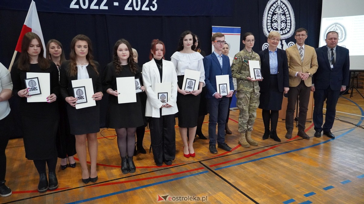 Stypendia Prezesa Rady Ministrów - uroczyste rozdanie w Zespole Szkół Powiatowych w Myszyńcu [09.12.2022] - zdjęcie #41 - eOstroleka.pl
