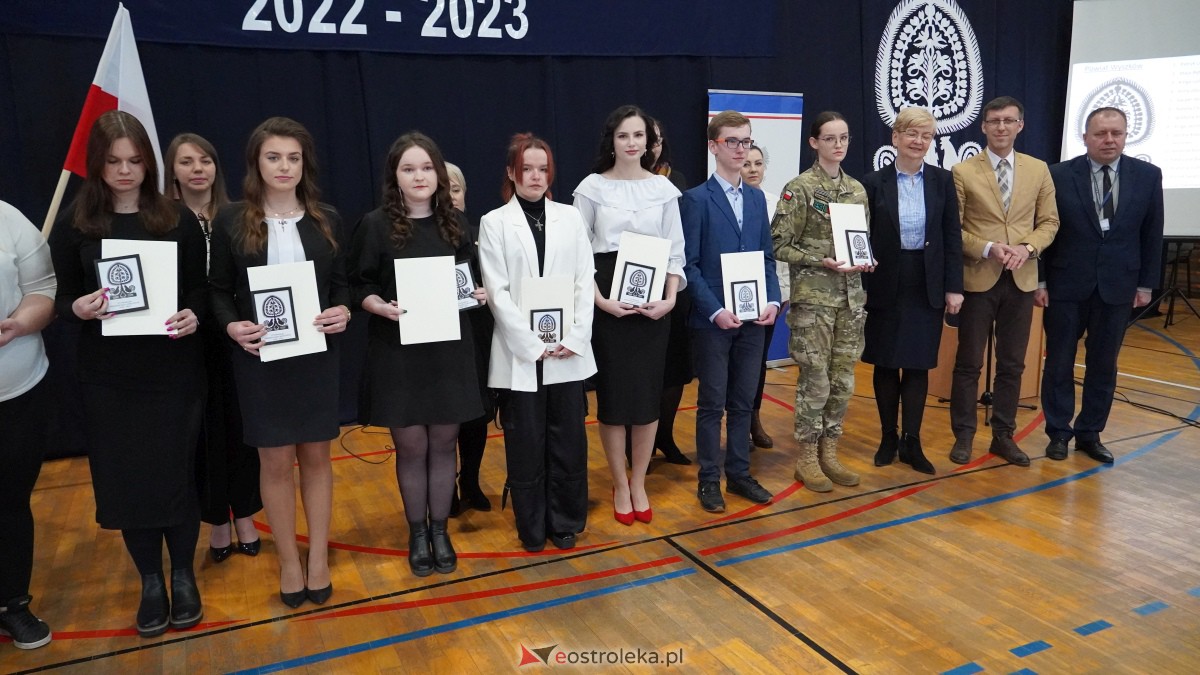Stypendia Prezesa Rady Ministrów - uroczyste rozdanie w Zespole Szkół Powiatowych w Myszyńcu [09.12.2022] - zdjęcie #39 - eOstroleka.pl