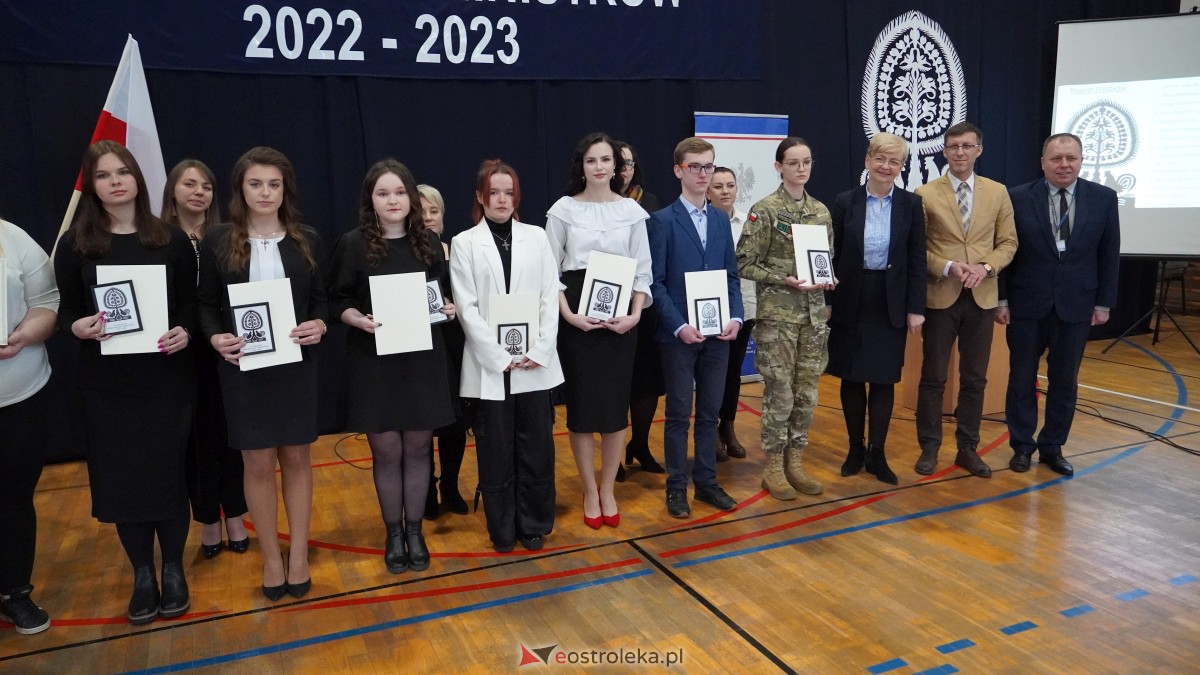Stypendia Prezesa Rady Ministrów - uroczyste rozdanie w Zespole Szkół Powiatowych w Myszyńcu [09.12.2022] - zdjęcie #37 - eOstroleka.pl