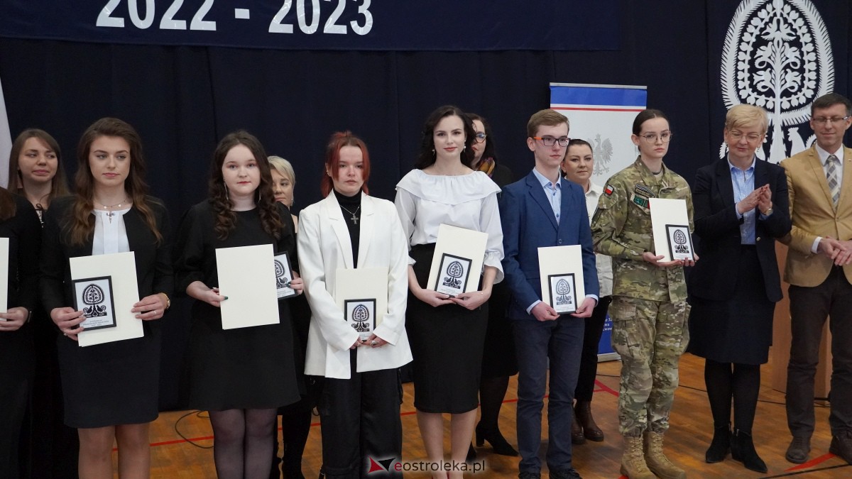 Stypendia Prezesa Rady Ministrów - uroczyste rozdanie w Zespole Szkół Powiatowych w Myszyńcu [09.12.2022] - zdjęcie #35 - eOstroleka.pl