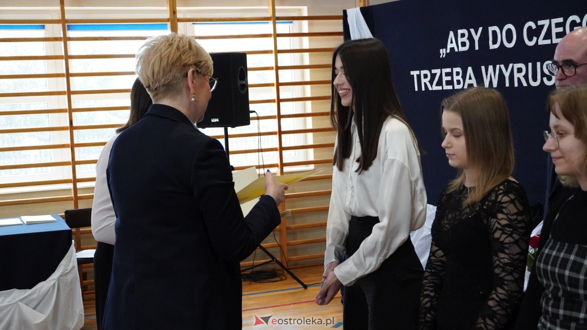 Stypendia Prezesa Rady Ministrów - uroczyste rozdanie w Zespole Szkół Powiatowych w Myszyńcu [09.12.2022] - zdjęcie #33 - eOstroleka.pl