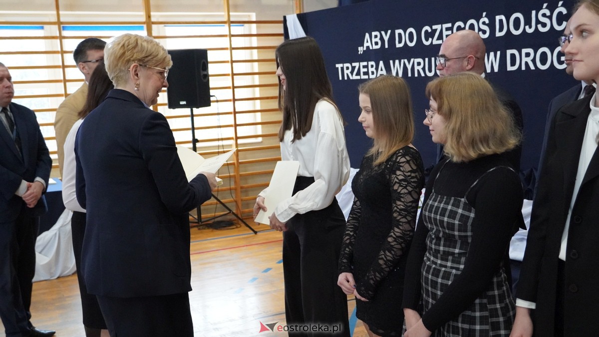 Stypendia Prezesa Rady Ministrów - uroczyste rozdanie w Zespole Szkół Powiatowych w Myszyńcu [09.12.2022] - zdjęcie #31 - eOstroleka.pl