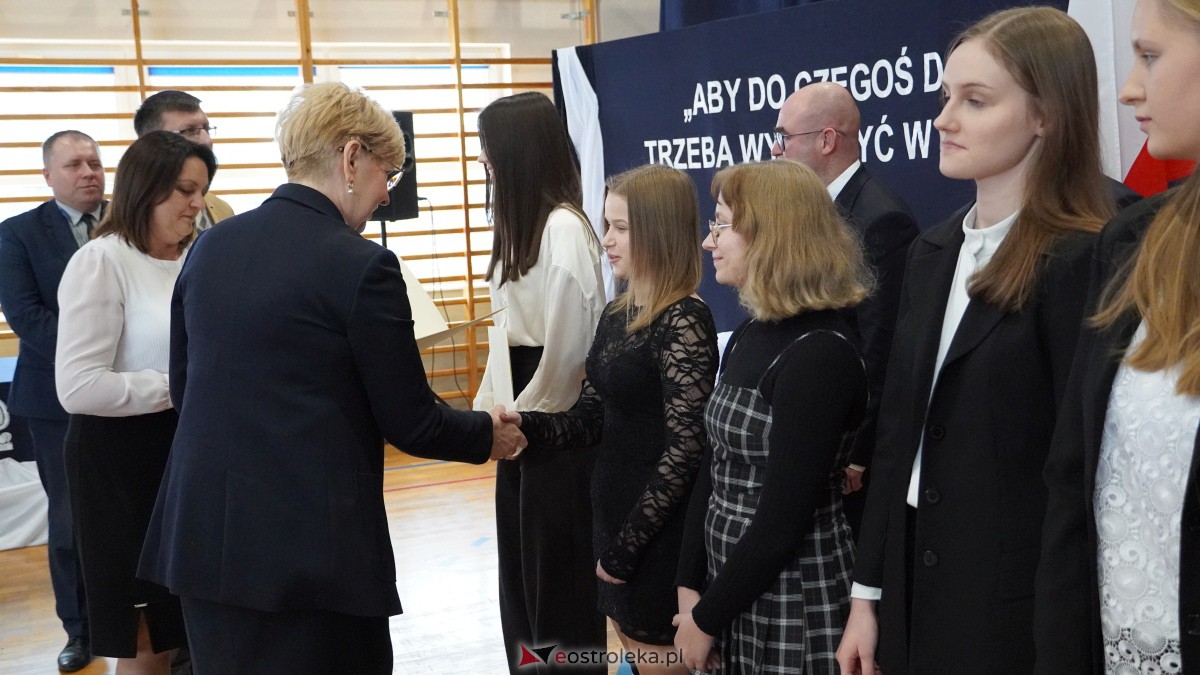 Stypendia Prezesa Rady Ministrów - uroczyste rozdanie w Zespole Szkół Powiatowych w Myszyńcu [09.12.2022] - zdjęcie #29 - eOstroleka.pl
