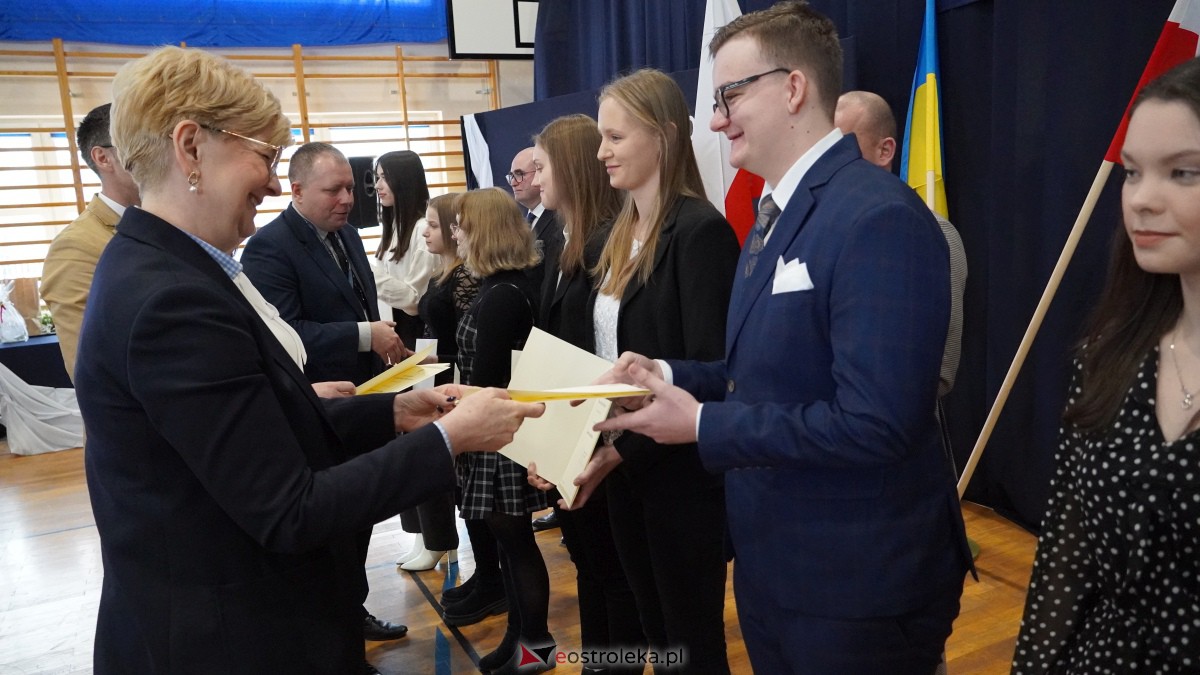 Stypendia Prezesa Rady Ministrów - uroczyste rozdanie w Zespole Szkół Powiatowych w Myszyńcu [09.12.2022] - zdjęcie #225 - eOstroleka.pl