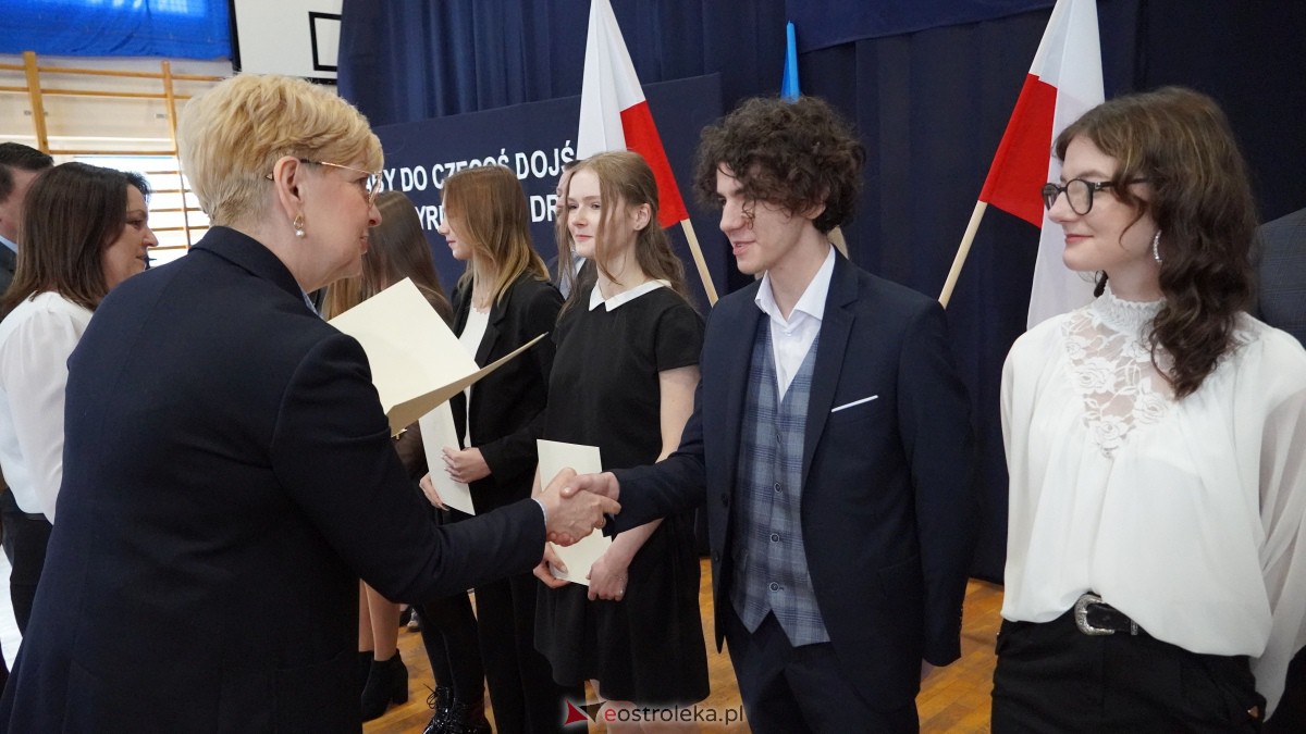 Stypendia Prezesa Rady Ministrów - uroczyste rozdanie w Zespole Szkół Powiatowych w Myszyńcu [09.12.2022] - zdjęcie #203 - eOstroleka.pl