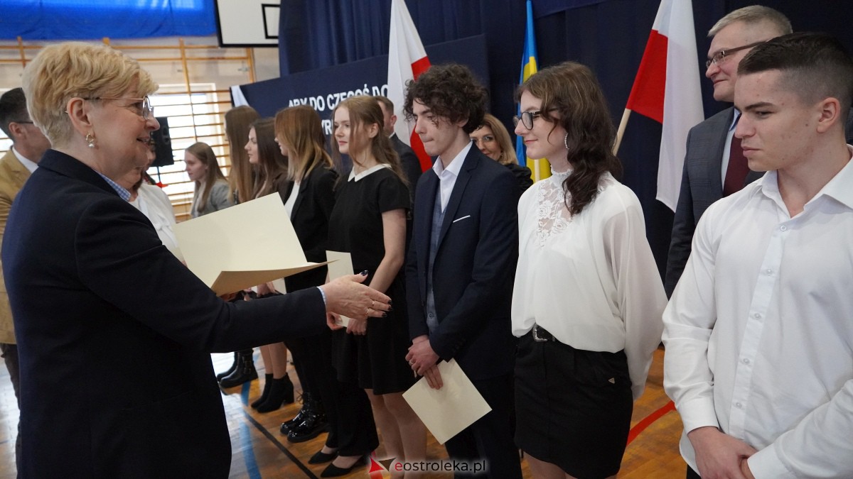 Stypendia Prezesa Rady Ministrów - uroczyste rozdanie w Zespole Szkół Powiatowych w Myszyńcu [09.12.2022] - zdjęcie #198 - eOstroleka.pl