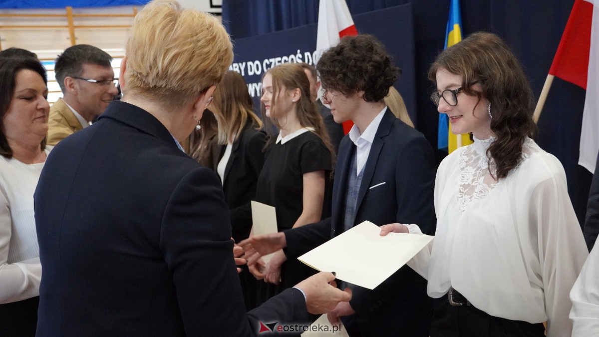 Stypendia Prezesa Rady Ministrów - uroczyste rozdanie w Zespole Szkół Powiatowych w Myszyńcu [09.12.2022] - zdjęcie #194 - eOstroleka.pl