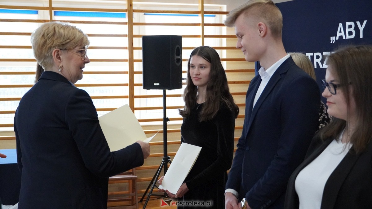 Stypendia Prezesa Rady Ministrów - uroczyste rozdanie w Zespole Szkół Powiatowych w Myszyńcu [09.12.2022] - zdjęcie #176 - eOstroleka.pl