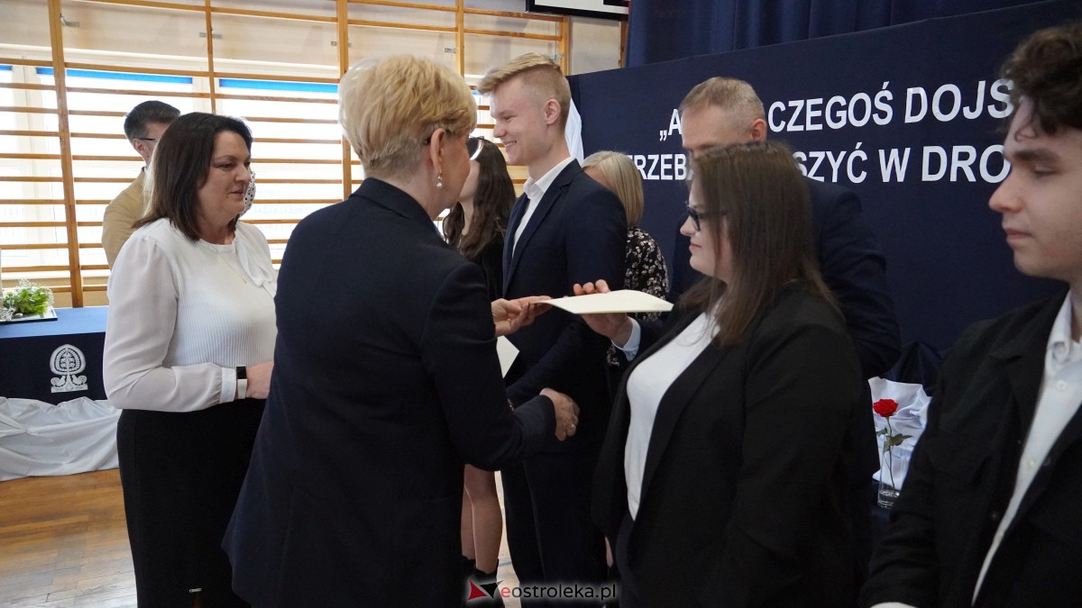 Stypendia Prezesa Rady Ministrów - uroczyste rozdanie w Zespole Szkół Powiatowych w Myszyńcu [09.12.2022] - zdjęcie #172 - eOstroleka.pl