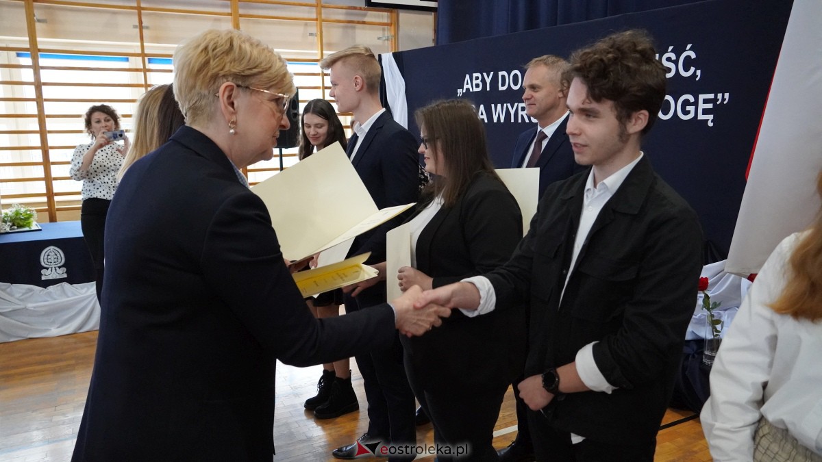Stypendia Prezesa Rady Ministrów - uroczyste rozdanie w Zespole Szkół Powiatowych w Myszyńcu [09.12.2022] - zdjęcie #166 - eOstroleka.pl