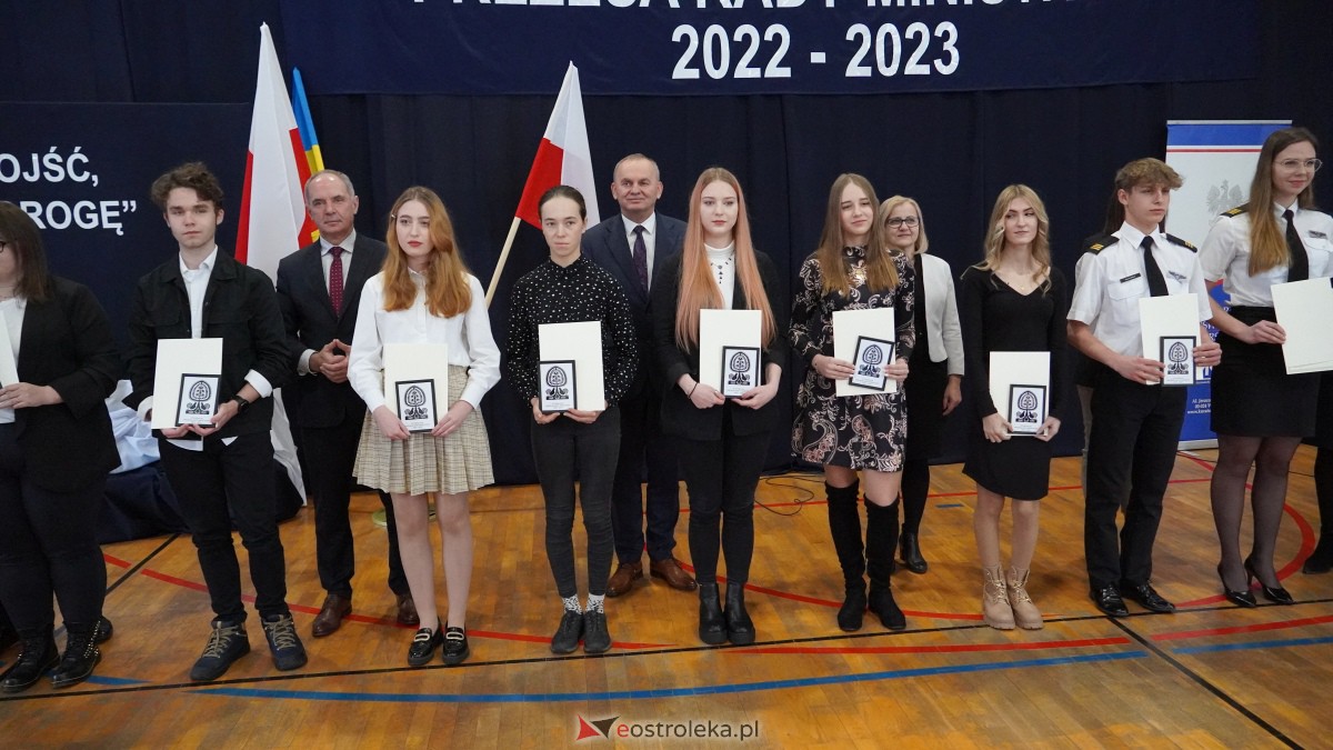 Stypendia Prezesa Rady Ministrów - uroczyste rozdanie w Zespole Szkół Powiatowych w Myszyńcu [09.12.2022] - zdjęcie #118 - eOstroleka.pl