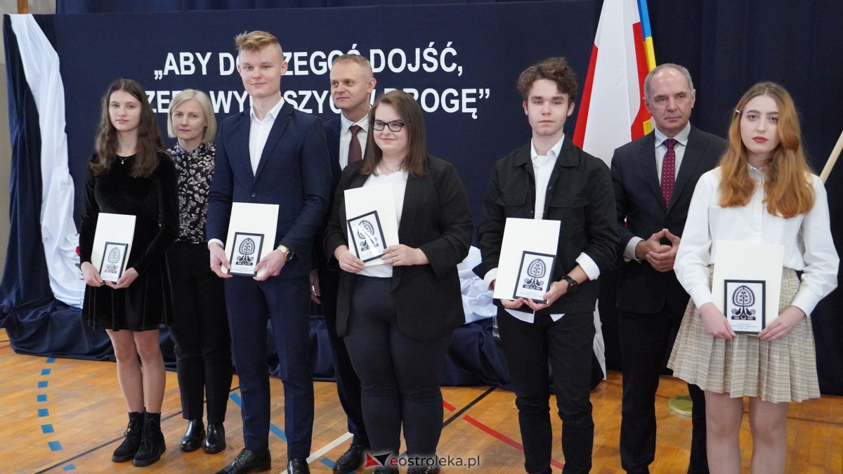 Stypendia Prezesa Rady Ministrów - uroczyste rozdanie w Zespole Szkół Powiatowych w Myszyńcu [09.12.2022] - zdjęcie #103 - eOstroleka.pl