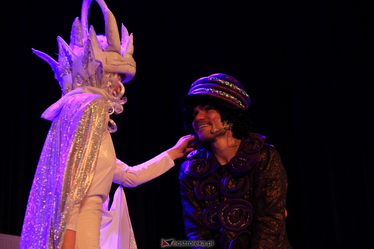 Spektakl o Kryształowej Królowie Śniegu w OCK [11.12.2022] - zdjęcie #15 - eOstroleka.pl