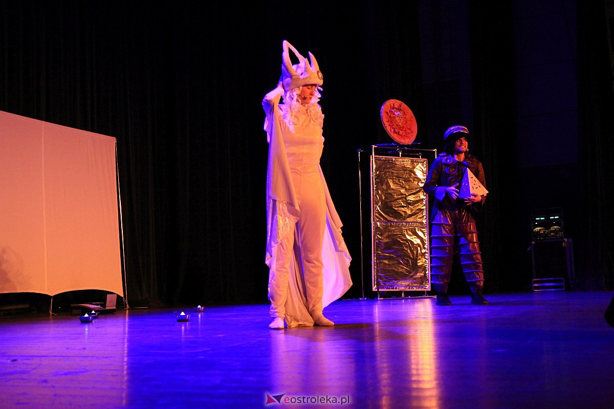 Spektakl o Kryształowej Królowie Śniegu w OCK [11.12.2022] - zdjęcie #9 - eOstroleka.pl