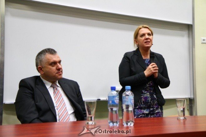 Spotkanie z Elżbietą Jakubiak z PJN (08-04-2011) - zdjęcie #3 - eOstroleka.pl