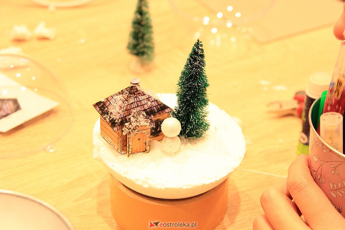Rodzinne warsztaty w Muzeum Kultury Kurpiowskiej ze świątecznym akcentem [11.12.2022] - zdjęcie #21 - eOstroleka.pl
