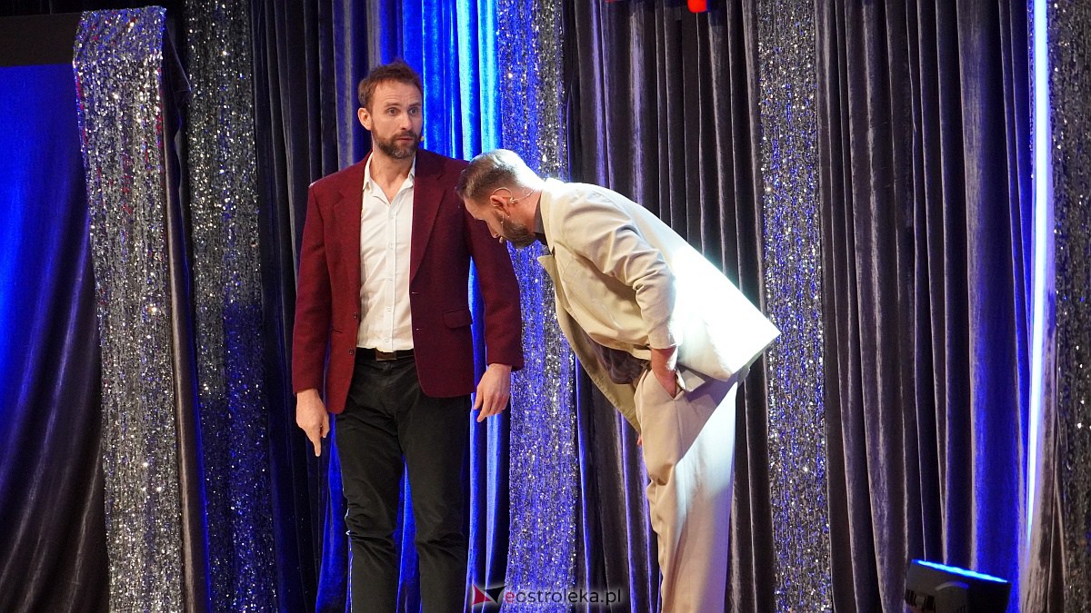 Kabaret Skeczów Męczących w Ostrołęce Polska misja komiczna [11.12.2022] - zdjęcie #112 - eOstroleka.pl