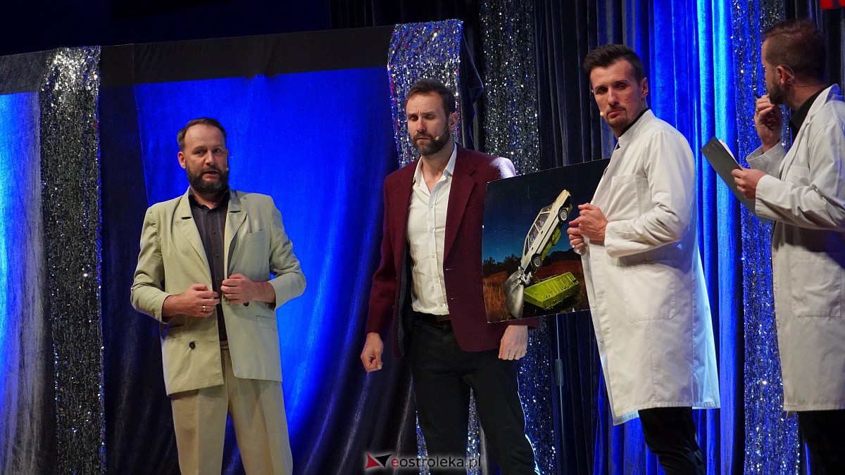 Kabaret Skeczów Męczących w Ostrołęce Polska misja komiczna [11.12.2022] - zdjęcie #102 - eOstroleka.pl