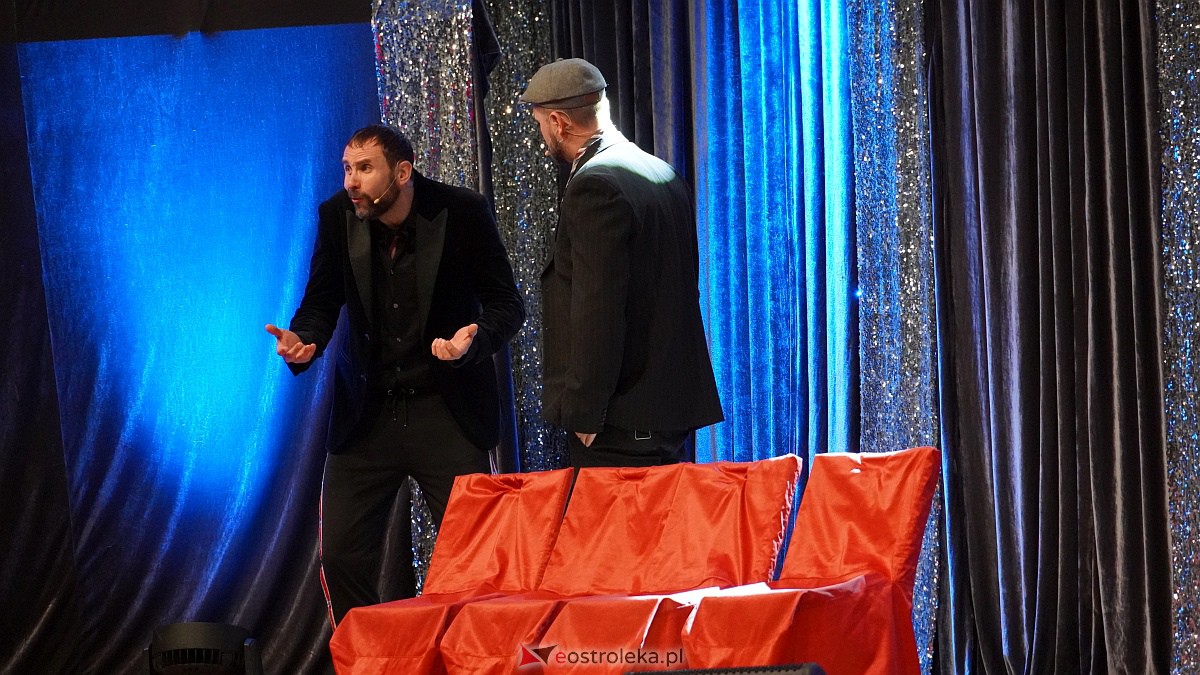 Kabaret Skeczów Męczących w Ostrołęce Polska misja komiczna [11.12.2022] - zdjęcie #97 - eOstroleka.pl