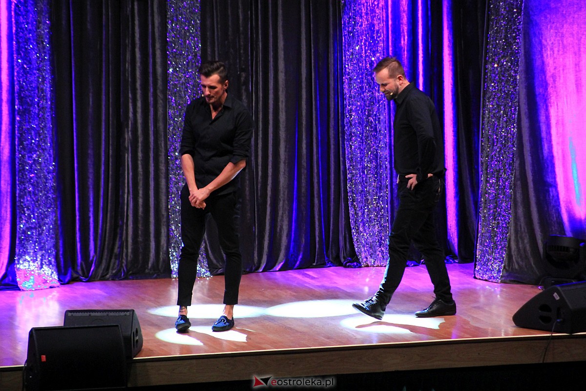 Kabaret Skeczów Męczących w Ostrołęce Polska misja komiczna [11.12.2022] - zdjęcie #78 - eOstroleka.pl