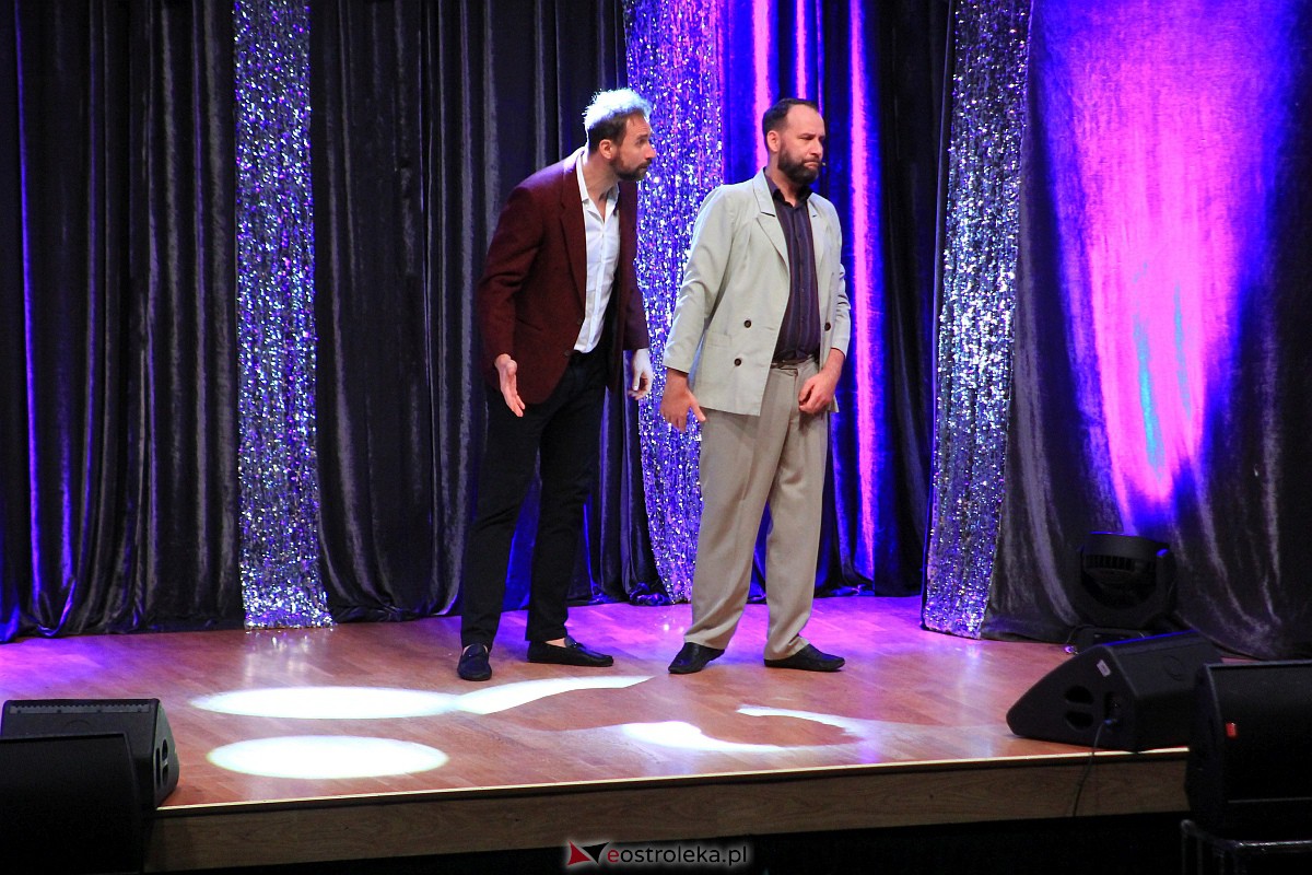 Kabaret Skeczów Męczących w Ostrołęce Polska misja komiczna [11.12.2022] - zdjęcie #71 - eOstroleka.pl