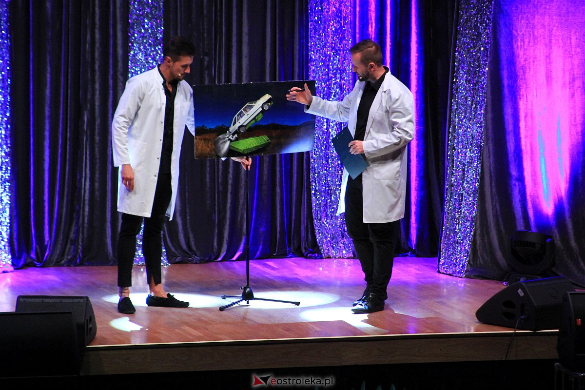 Kabaret Skeczów Męczących w Ostrołęce Polska misja komiczna [11.12.2022] - zdjęcie #68 - eOstroleka.pl