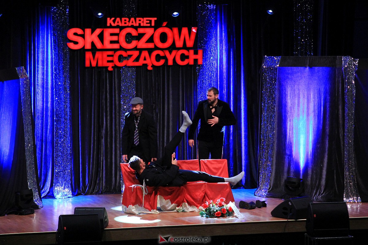 Kabaret Skeczów Męczących w Ostrołęce Polska misja komiczna [11.12.2022] - zdjęcie #91 - eOstroleka.pl