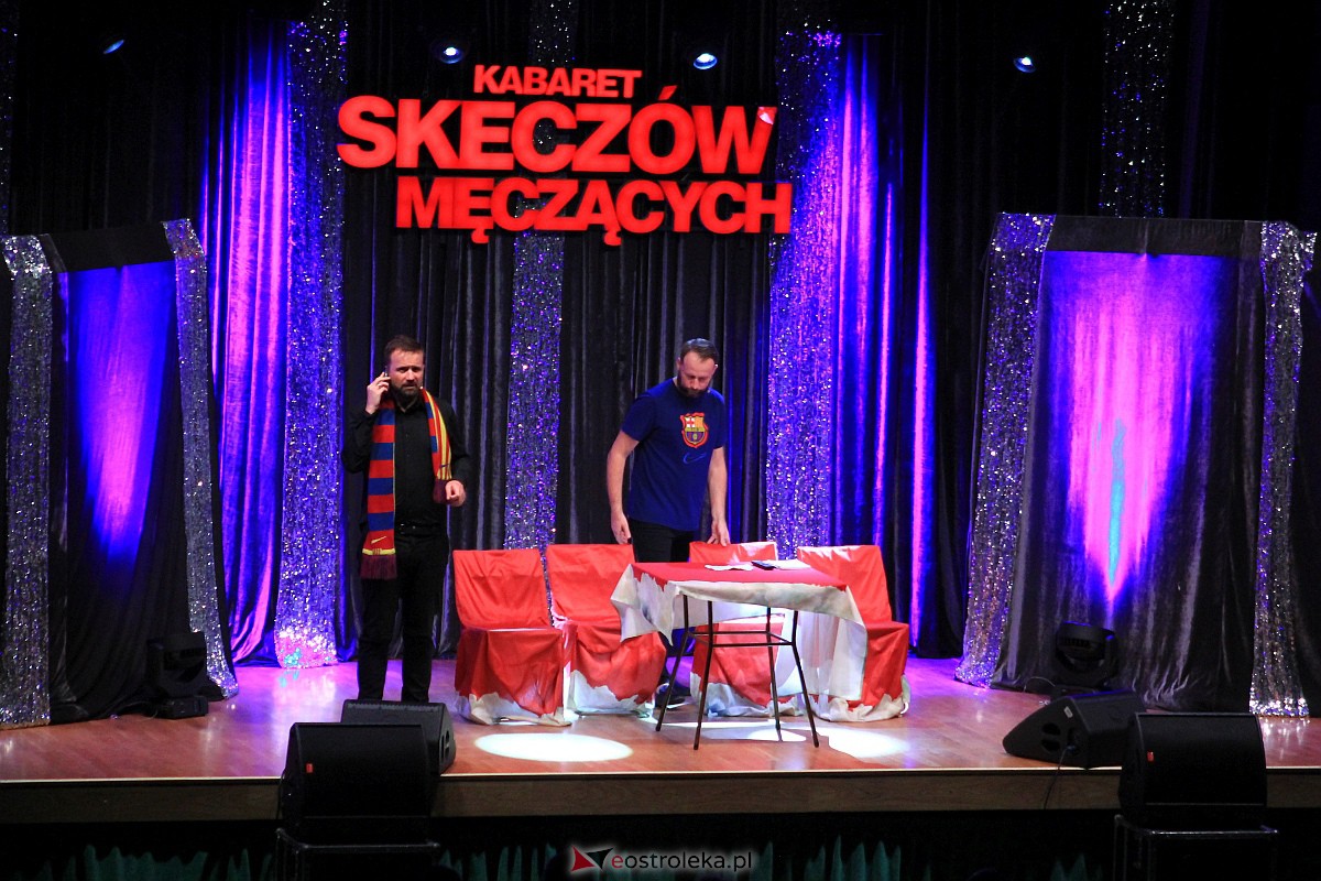 Kabaret Skeczów Męczących w Ostrołęce Polska misja komiczna [11.12.2022] - zdjęcie #99 - eOstroleka.pl