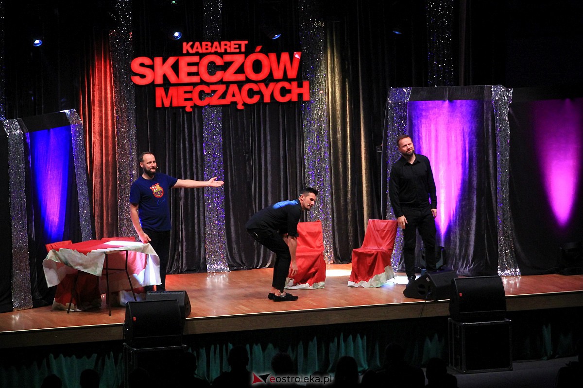 Kabaret Skeczów Męczących w Ostrołęce Polska misja komiczna [11.12.2022] - zdjęcie #112 - eOstroleka.pl