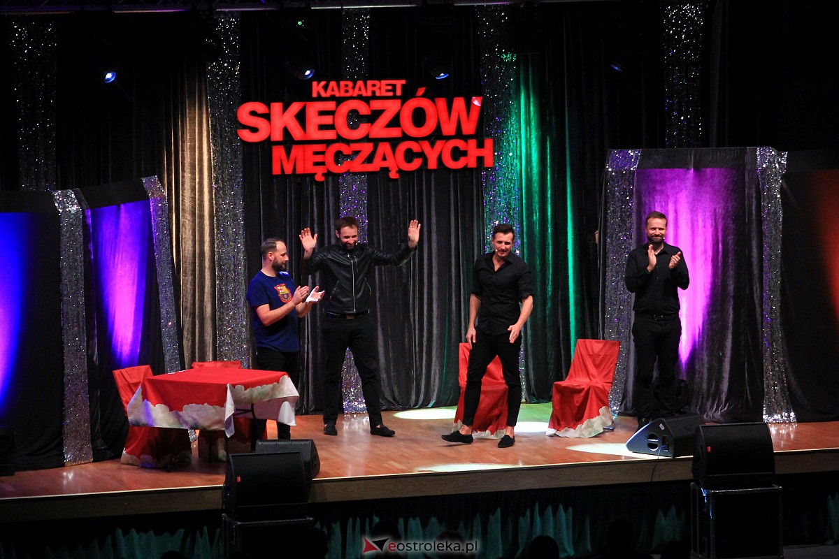 Kabaret Skeczów Męczących w Ostrołęce Polska misja komiczna [11.12.2022] - zdjęcie #114 - eOstroleka.pl