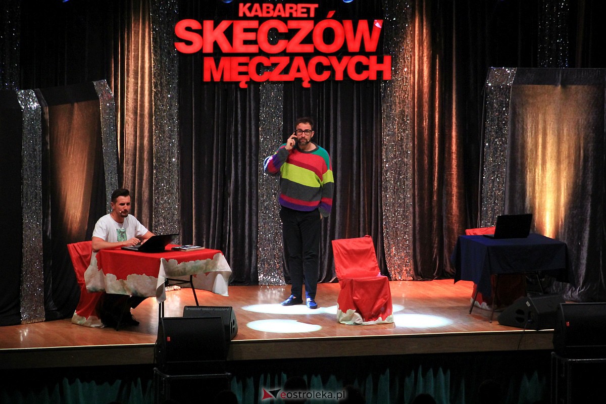 Kabaret Skeczów Męczących w Ostrołęce Polska misja komiczna [11.12.2022] - zdjęcie #119 - eOstroleka.pl