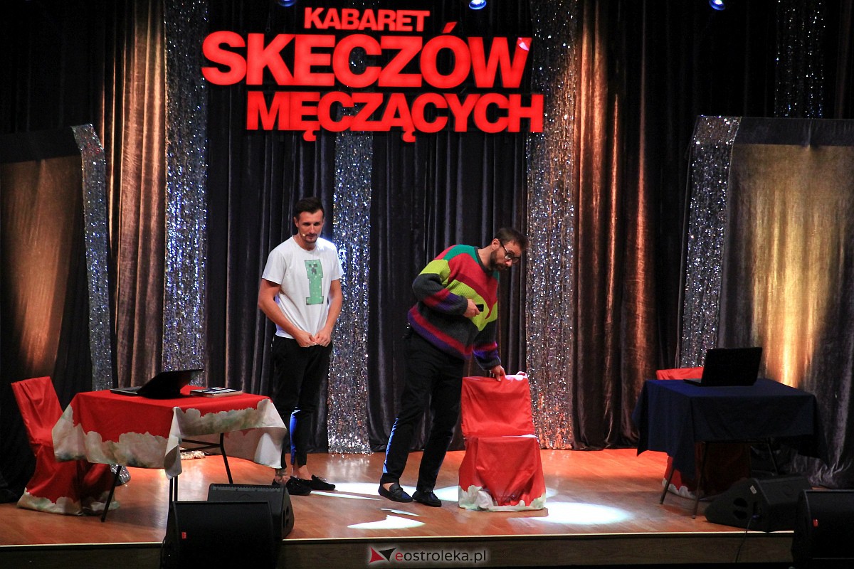 Kabaret Skeczów Męczących w Ostrołęce Polska misja komiczna [11.12.2022] - zdjęcie #120 - eOstroleka.pl