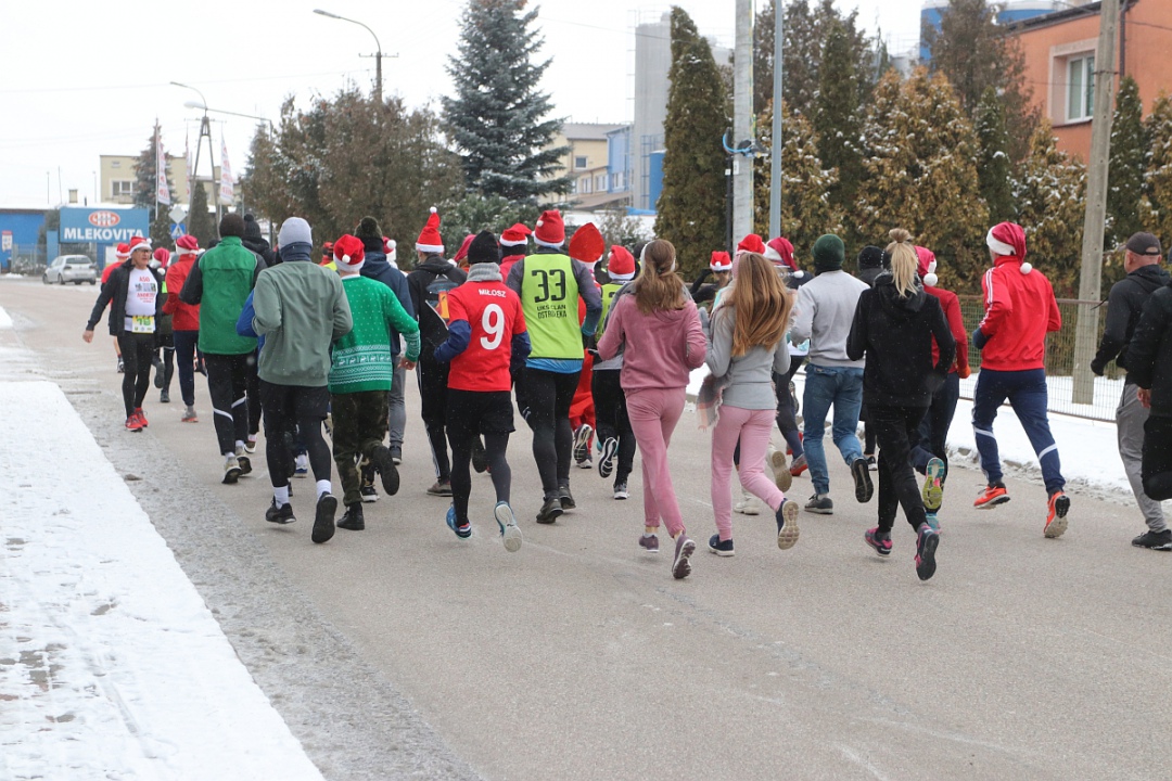 Bieg mikołajkowy w Baranowie [11.12.2022] - zdjęcie #1 - eOstroleka.pl