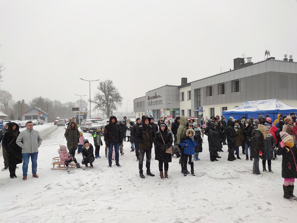 Wigilia na osiedlu Stacja [11.12.2022] - zdjęcie #78 - eOstroleka.pl