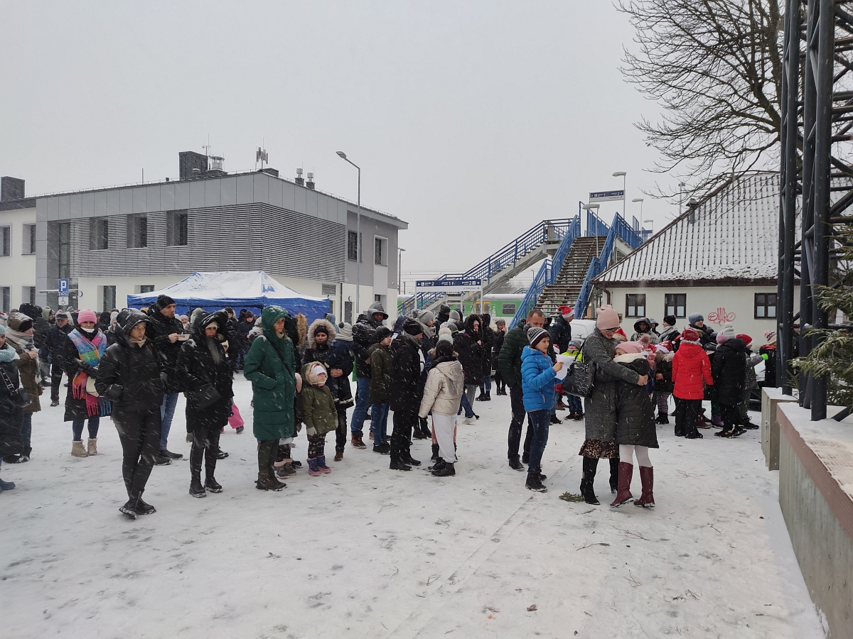 Wigilia na osiedlu Stacja [11.12.2022] - zdjęcie #85 - eOstroleka.pl