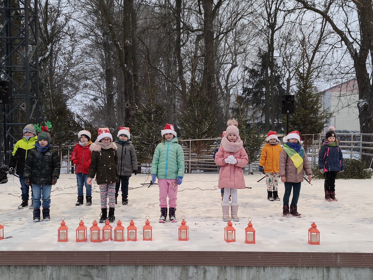 Wigilia na osiedlu Stacja [11.12.2022] - zdjęcie #1 - eOstroleka.pl